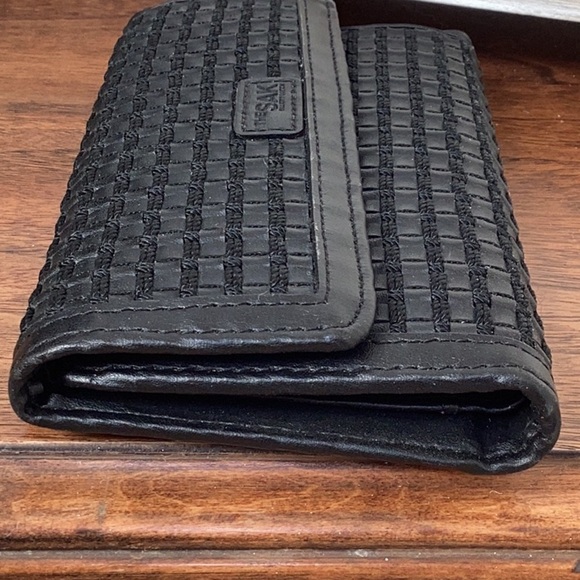 The Sak Black Woven wallet - Picture 6 of 16